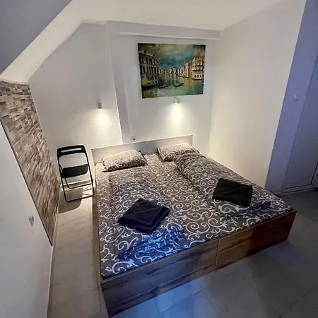 The Rainbow 1 & Free Secure Motorcycle Parking Apartament